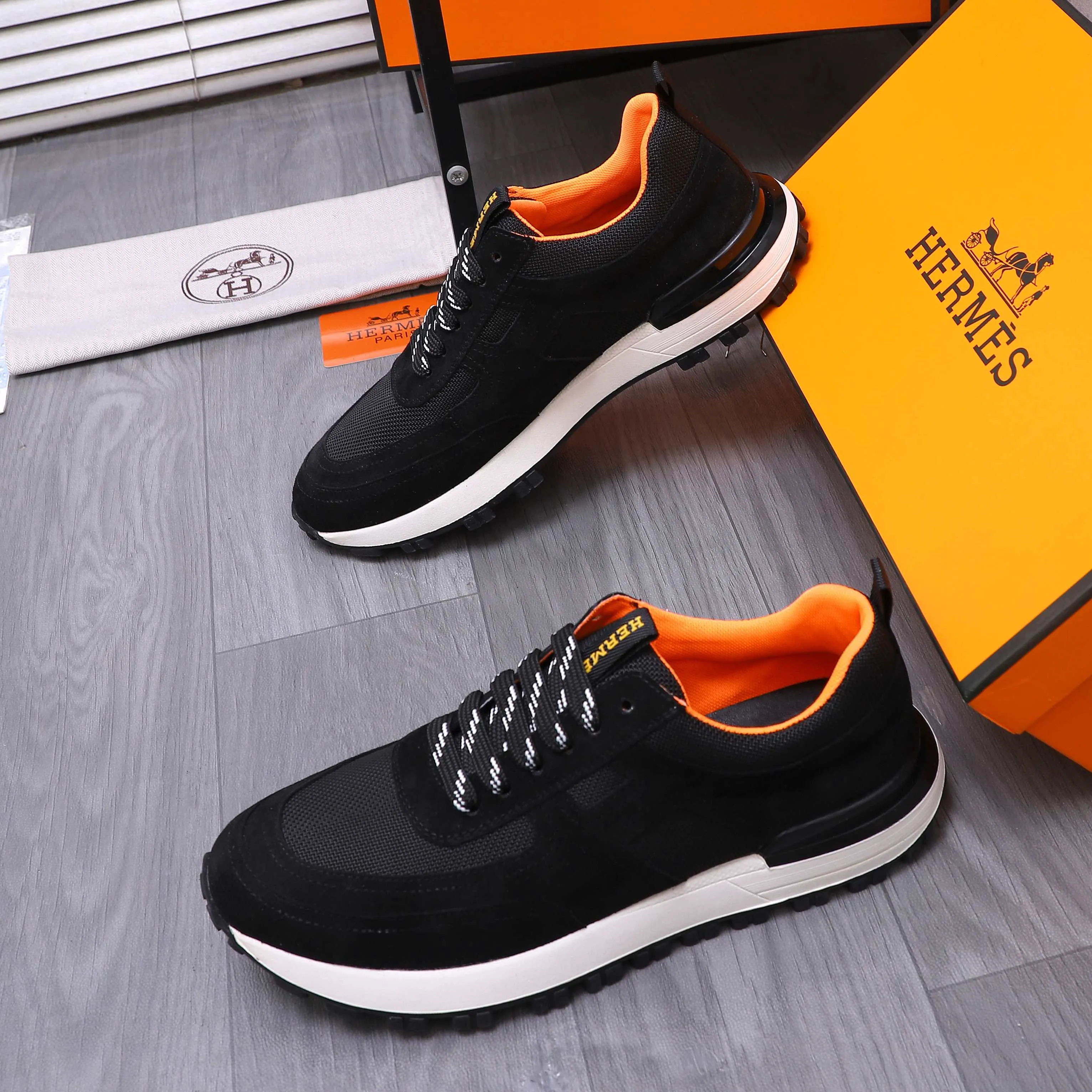 Men's shoes 💰420 Product trademark: HERMES "Hermes" casual shoes Regular size: 38-44 Product materials: Selected frosted cowhide stitching mesh upper Breathable mesh lining Cowhide insole Rubber outsole